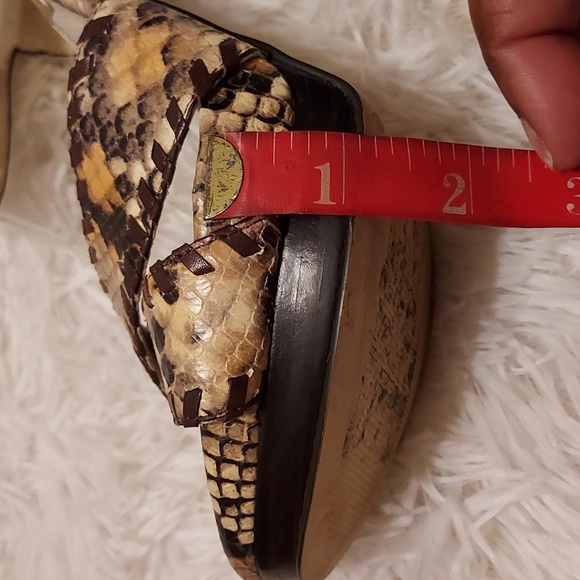 Micheal Kors leather sandals EUC - Picture 6 of 10